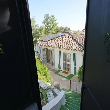 Nieves Seaview With Private Garden And Parking Near