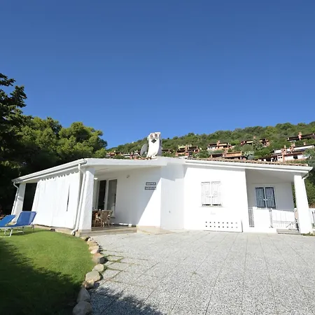 Villa Nieves Seaview With Private Garden And Parking Near Costa Rei