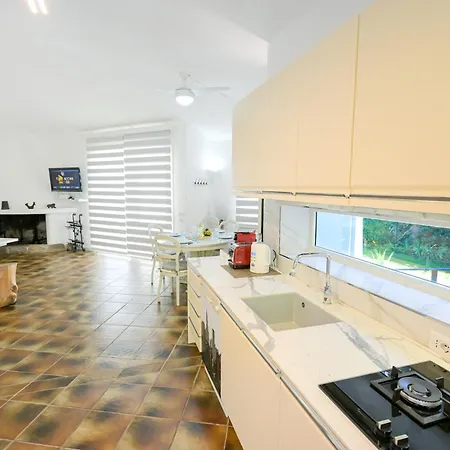 Nieves Seaview With Private Garden And Parking Near *