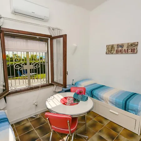 Nieves Seaview With Private Garden And Parking Near